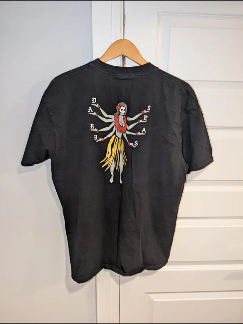 Dark Seas Harmony Men’s Short Sleeve Streetwear Backhit Graphic Tee - XL